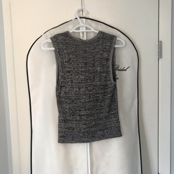 2 for $20🔥Guess Knit sleeveless top - Picture 2 of 5